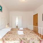 Lea & Eva 150 Meters From The Sandy - By Ta Leut Agency * Privlaka
