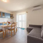 Διαμέρισμα Lea & Eva 150 Meters From The Sandy - By Ta Leut Agency