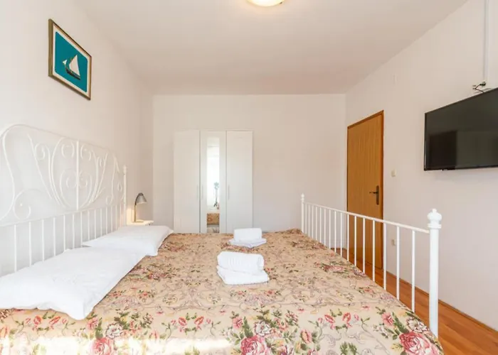 Lea & Eva 150 Meters From The Sandy - By Ta Leut Agency * Privlaka (Zadar)