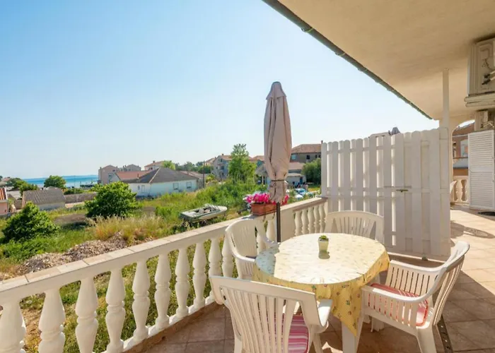 Lea & Eva 150 Meters From The Sandy - By Ta Leut Agency *