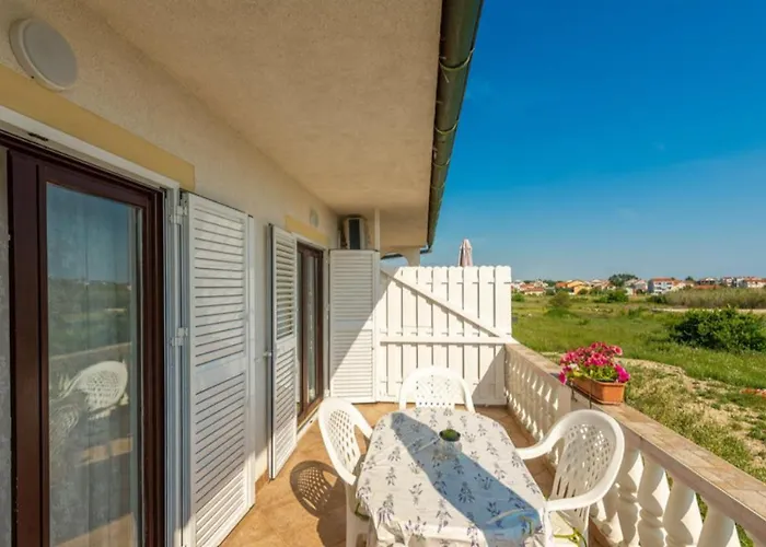 Lea & Eva 150 Meters From The Sandy - By Ta Leut Agency * Privlaka (Zadar)